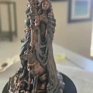 Hecate Triformis Statue